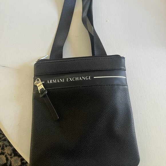 Armani Exchange Men's Shoulder bag with adjustable straps - Picture 1 of 4